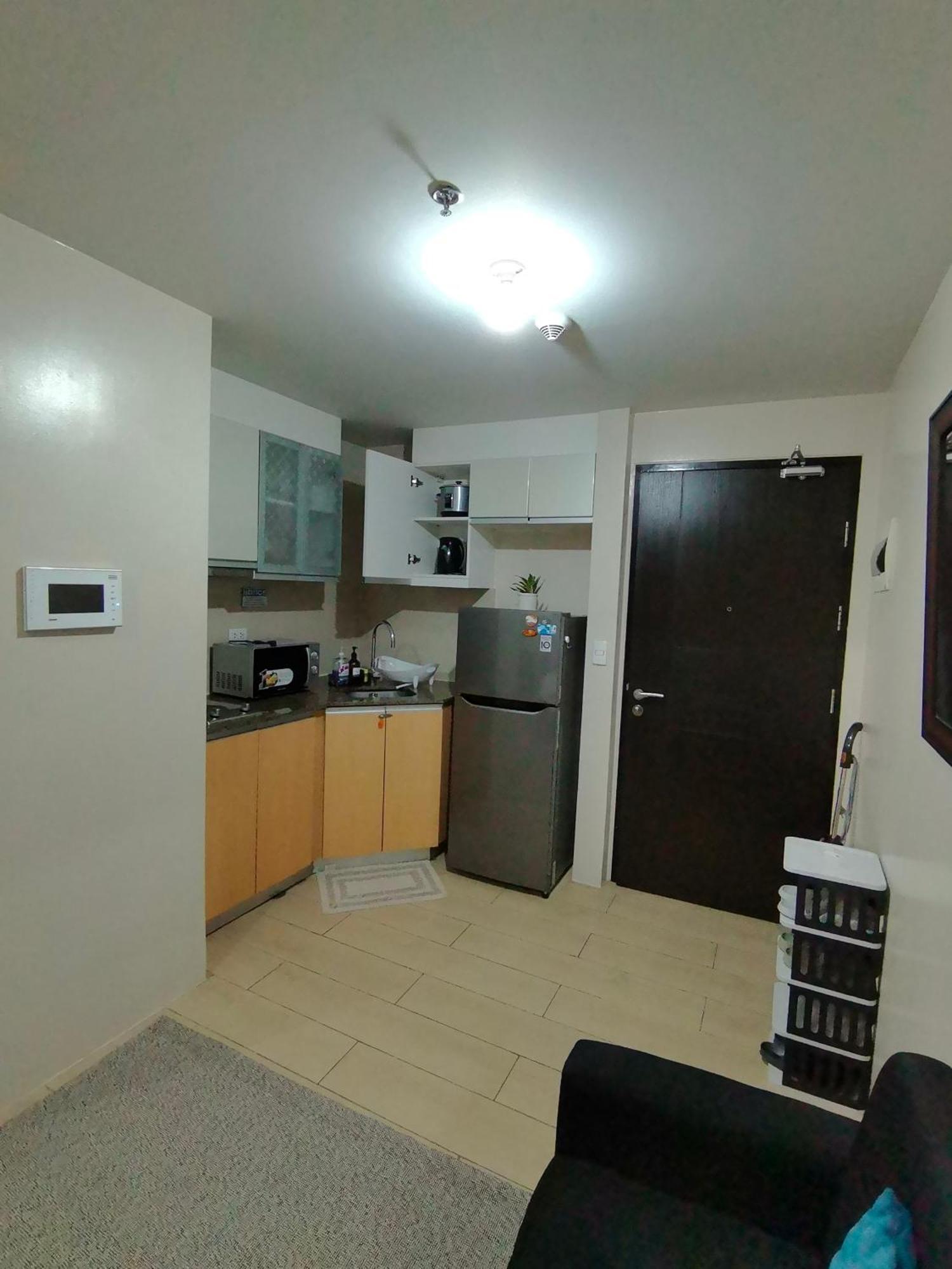 Roomy Condotel Across Naia Terminal 3 * Manila