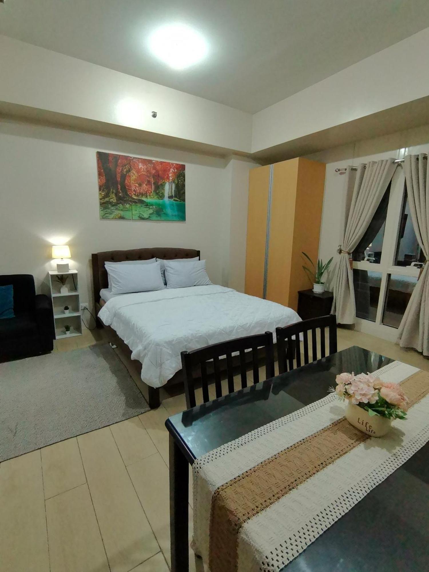 Roomy Condotel Across Naia Terminal 3