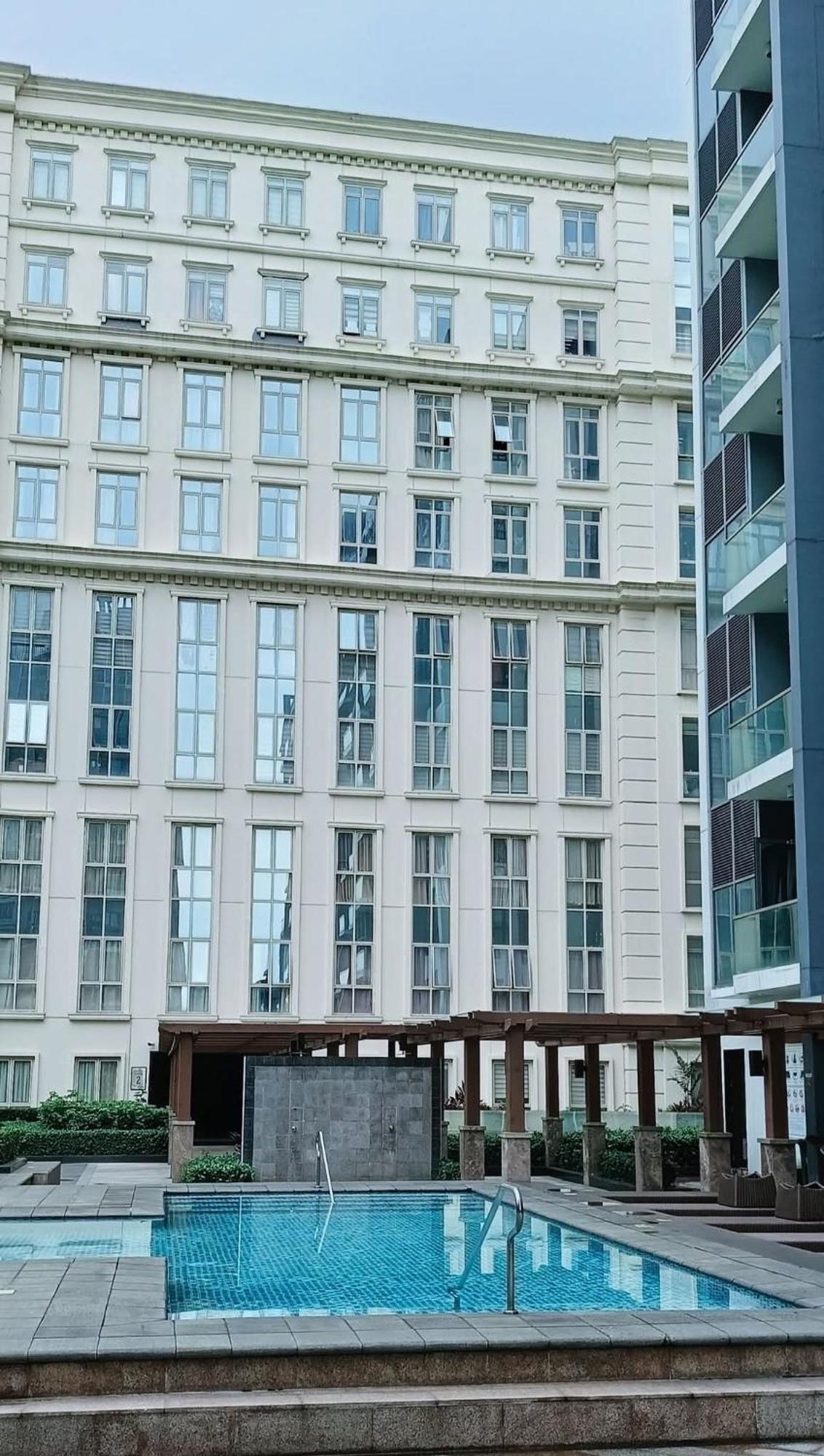 Roomy Condotel Across Naia Terminal 3