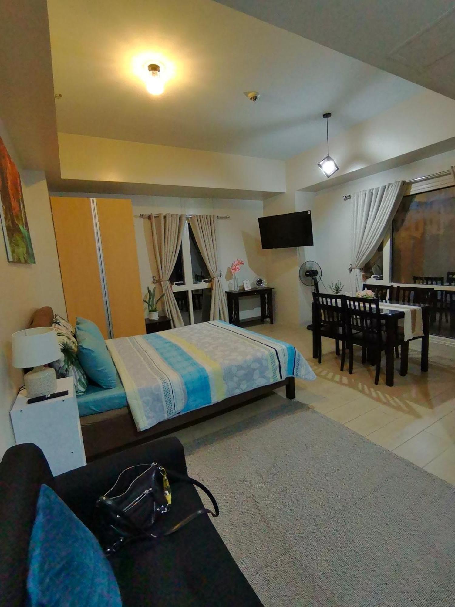 Roomy Condotel Across Naia Terminal 3
