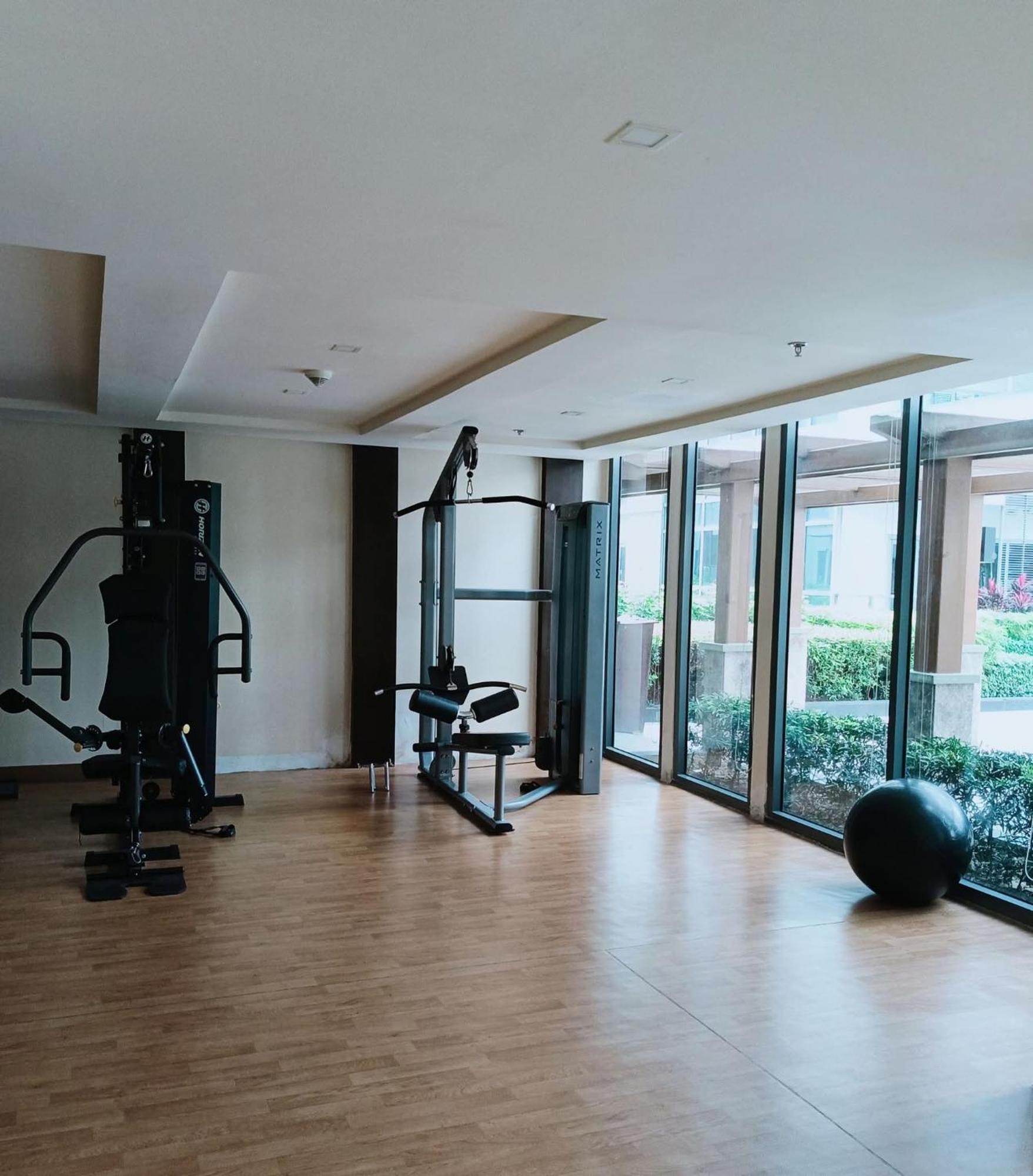 Apartment Roomy Condotel Across Naia Terminal 3 *